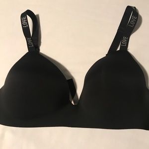 VICTORIA SECRET T-SHIRT LIGHTLY LINED WIRELESS BRA 34C